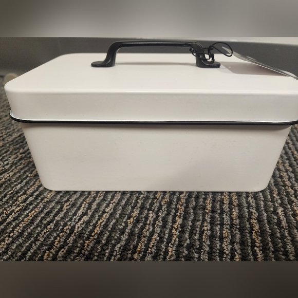 Rae Dunn Dryer Sheets Storage Box with Lid - Picture 2 of 9